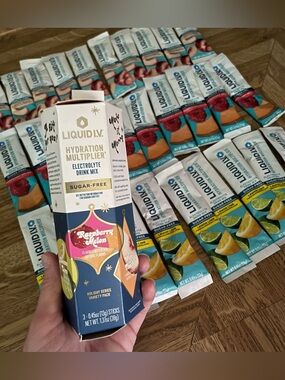 30x LIQUID I.V. Packets White Peach, Raspberry Melon, Lemon Lime, Seasonal Packs
